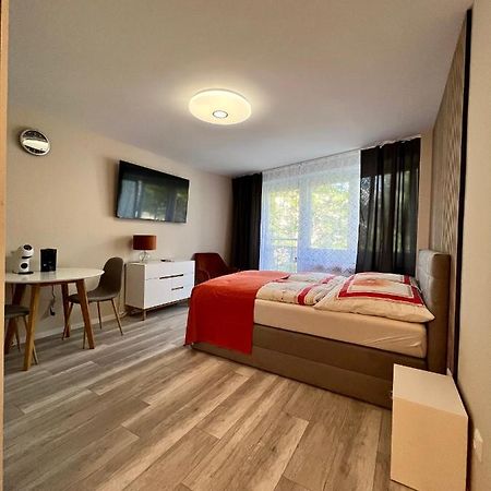 Apartment Am Stadtbach By Aux Property Augsburg Bagian luar foto