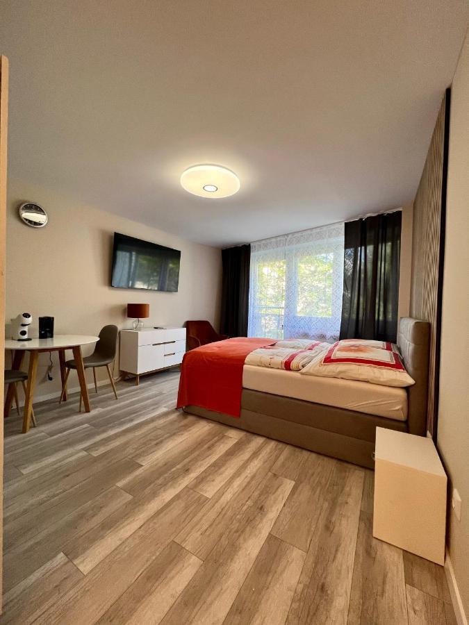 Apartment Am Stadtbach By Aux Property Augsburg Bagian luar foto